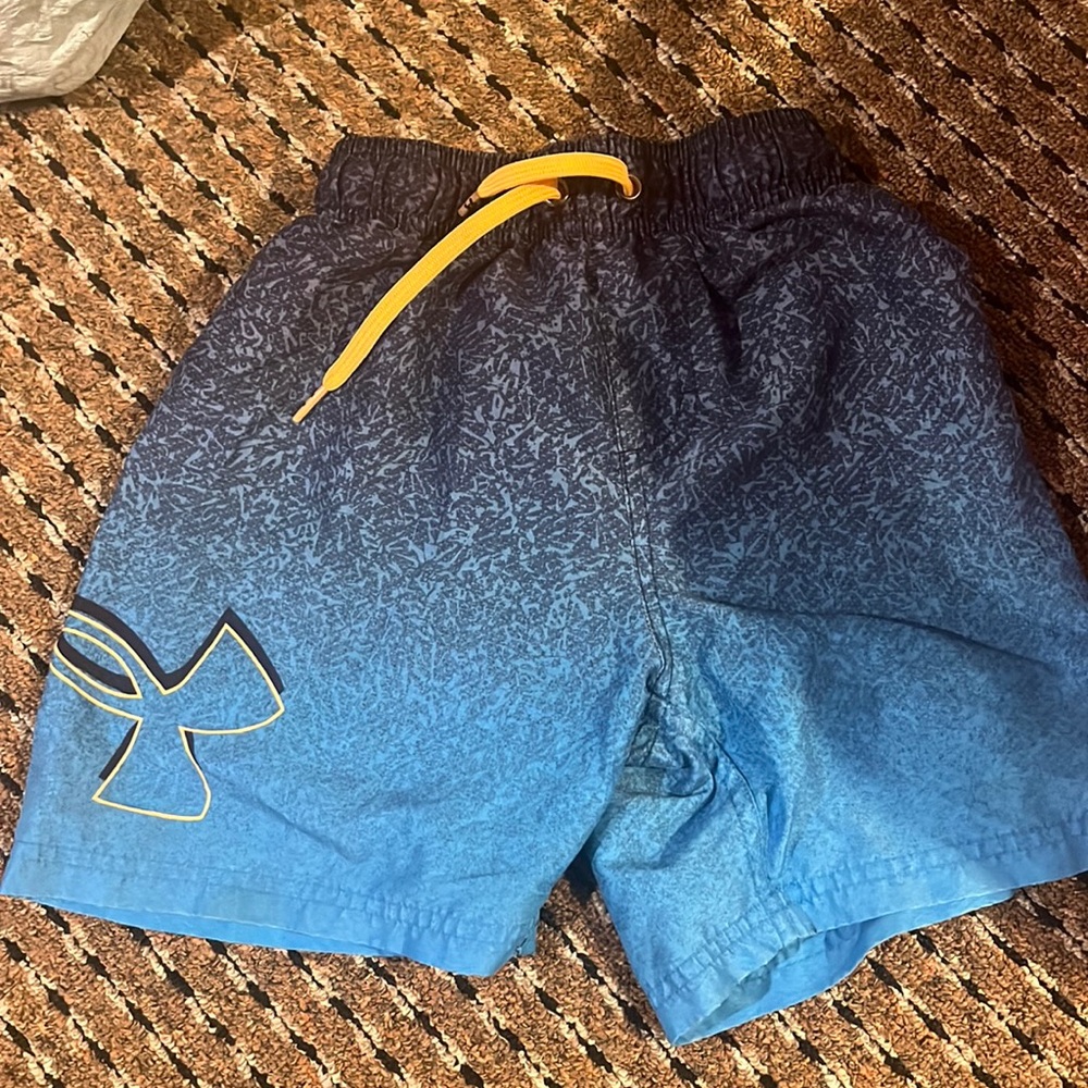 Under armor boys size small bathing suit